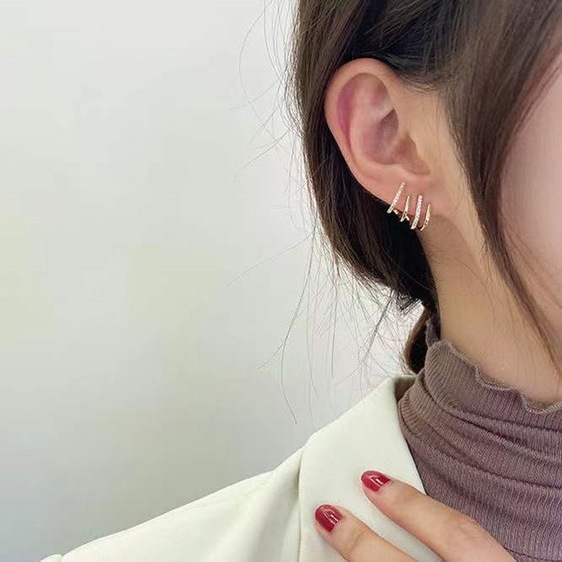 Anting Stud Hias Berlian Imitasi Gaya Korea Untuk Wanita