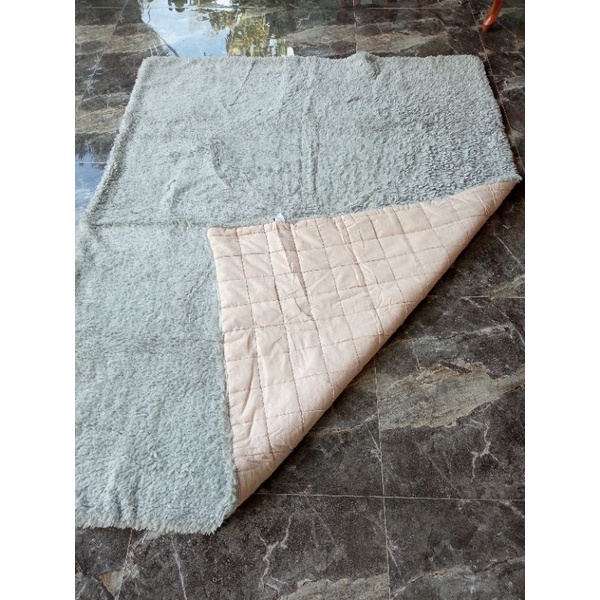 PL/PRELOVED KARPET/AMBAL ABU BULU DOMBA UK 155 X 200 CM