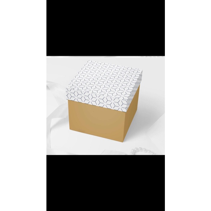 

Dus kue 25x25x10 / 25x25x16 / 25x25x18 corrugated box kotak roti kardus packing cake tart white mozaik mozaic