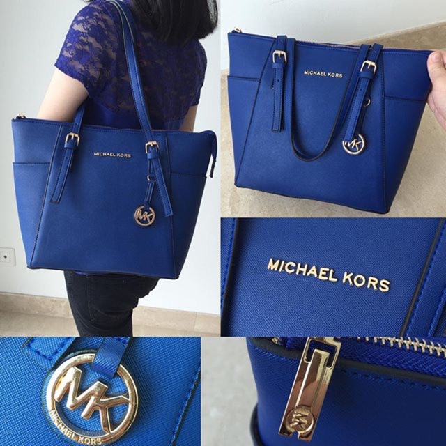 

M*k zipper biru