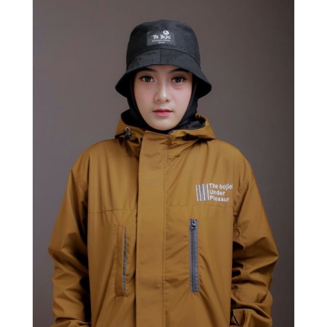 TURUN HARGA ! Jaket Parasut / Jaket Wanita / Outwear Wanita / Jaket Waterproof / Jaket Gunung / Jaket Terbaru / Jaket Motor