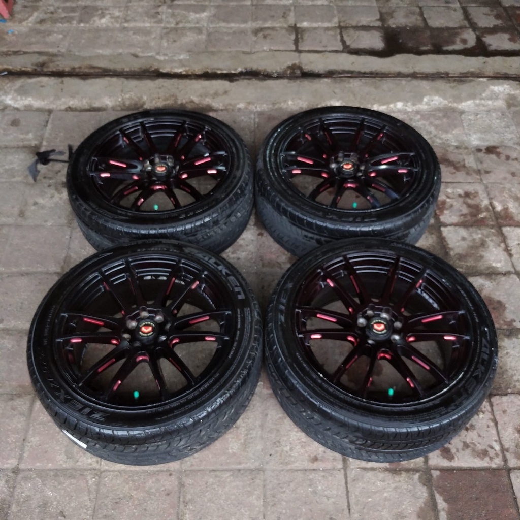 VELG PELEK BEKAS COPOTAN MOBIL RAYS RING 17 + BAN 215 45 R17 BEKAS MOBIL AVANZA XENIA LIVINA MARCH M