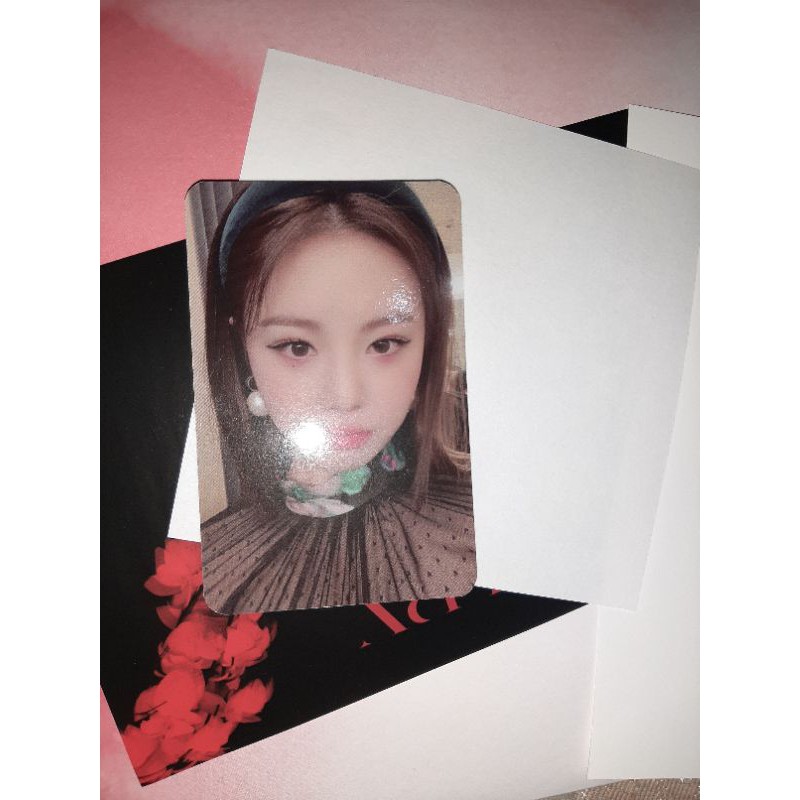PC PHOTOCARD SOOJIN GIDLE (G)-IDLE FLOWER VER.