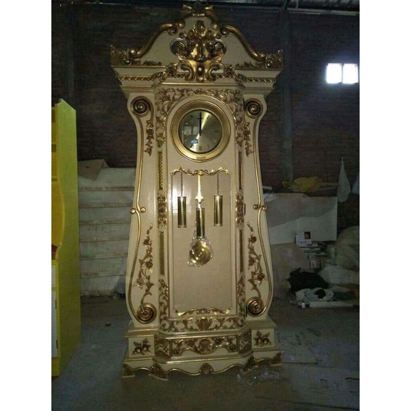 almari jam bandul biola brawijaya kayu jati duco putih ukir klasik modern mewah furniture mebel jepa