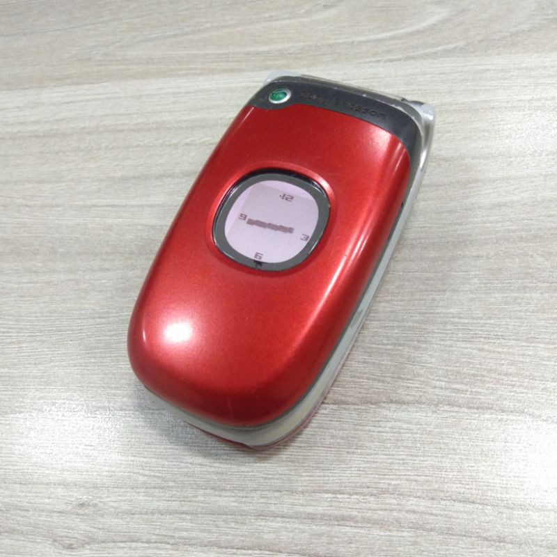 Sony ericssson z300 jadul 2 lcd sony lipat flip hp langka