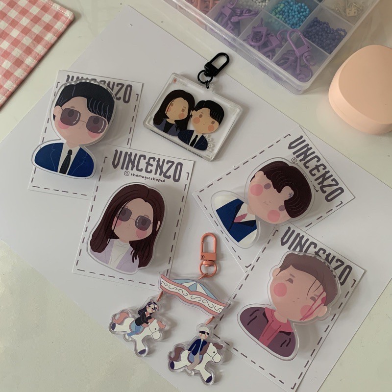 Vincenzo drama merch (carousel keychain & popsocket)