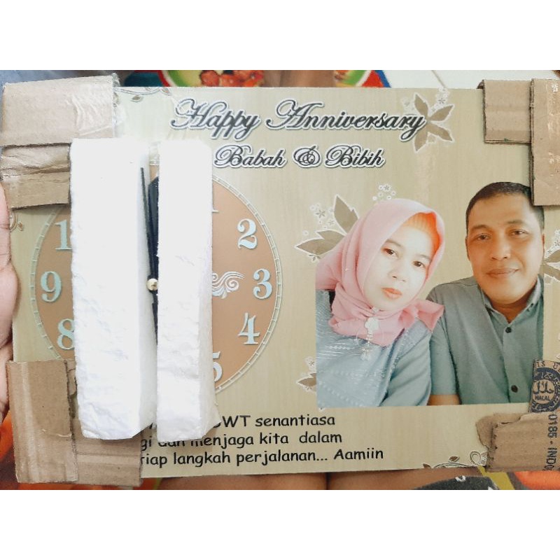 Kado Ulang tahun (jam dinding, bingkai foto)