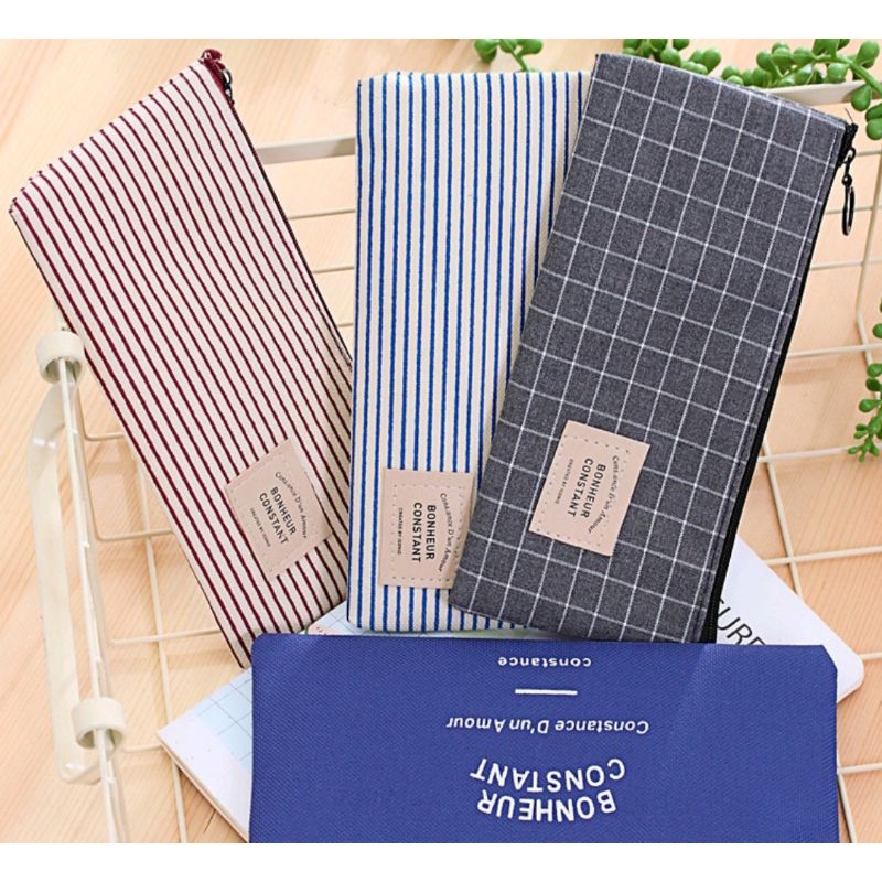 

AT Pensil Case Motif Kotak-Kotak