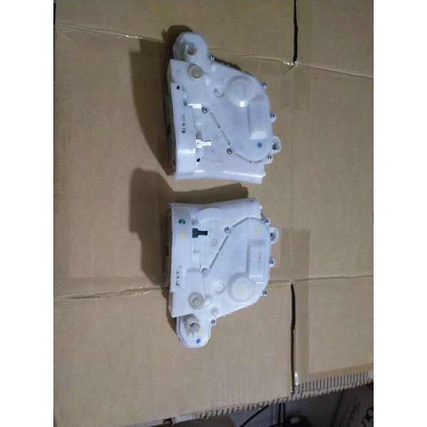 Door Lock Pintu tengah Honda CRV 2007-2011 original