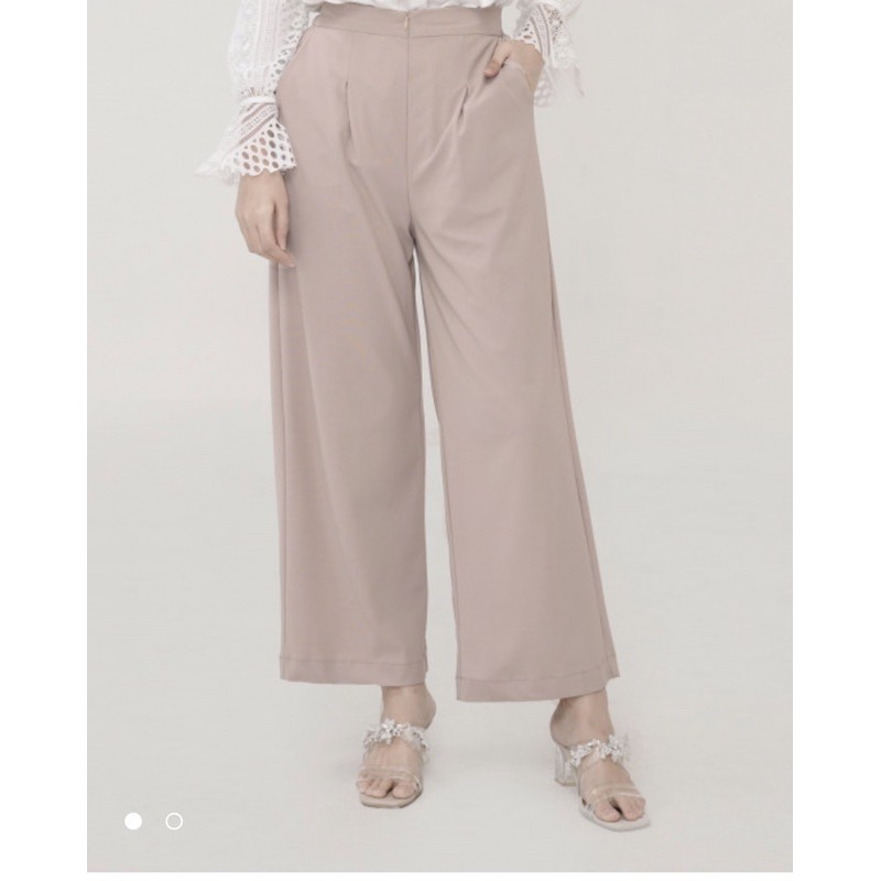 dandelion knit pants wearing klamby