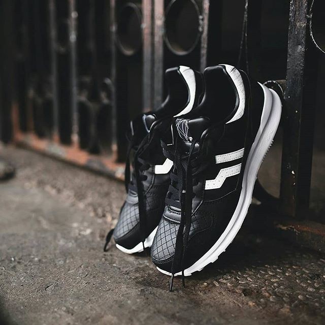 SEPATU CASUAL PIERO JOGGER HOLIGAN BLACK