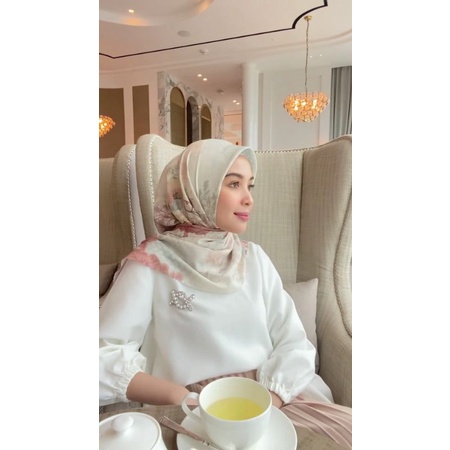 Canary Scarf Wearing Klamby