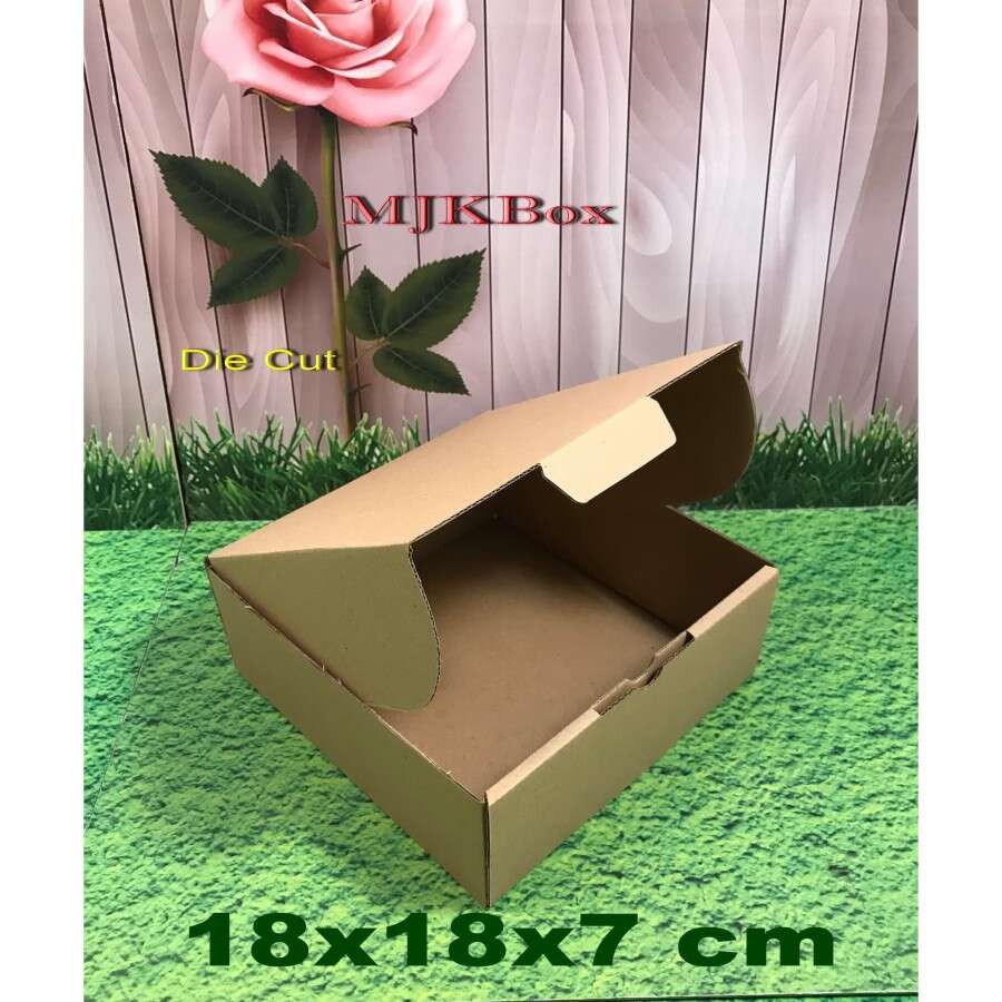 

KARDUS/ KARTON/BOX UK. 18X18X7CM.........MODEL KARDUS PIZZA