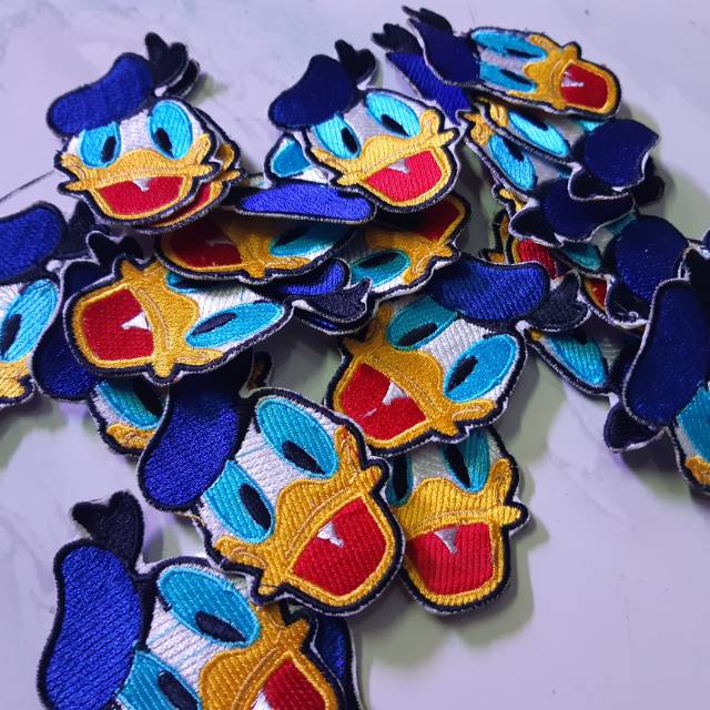 emblem patch bordir donald duck