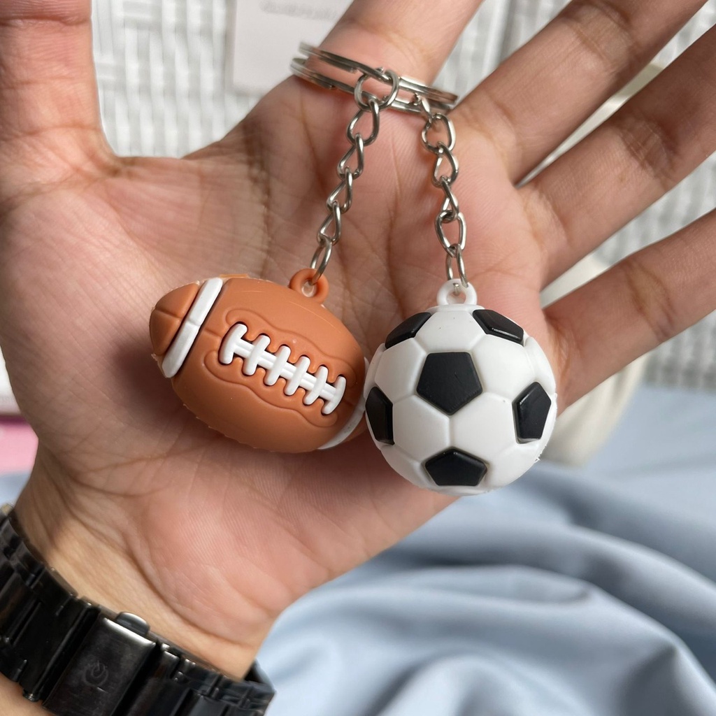 GANTUNGAN KUNCI SPORTS BALL READY 4 MODEL SOUVENIR IMUT LUCU TERMURAH KEYCHAIN BOLA SPORT ADA WARNA HIJAU MERAH COKELAT DAN PUTIH HITAM KUALITAS IMPORT TERBAIK