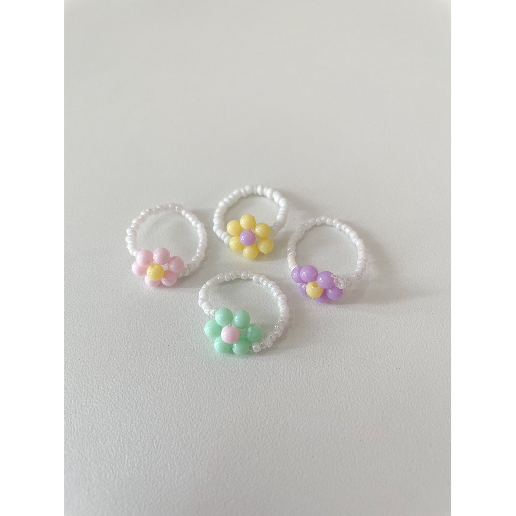 

Ae-gyo 애교 - Beaded Ring with Pastel Color
