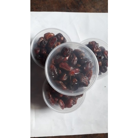 

kurma khalas saad seperempat 10rb