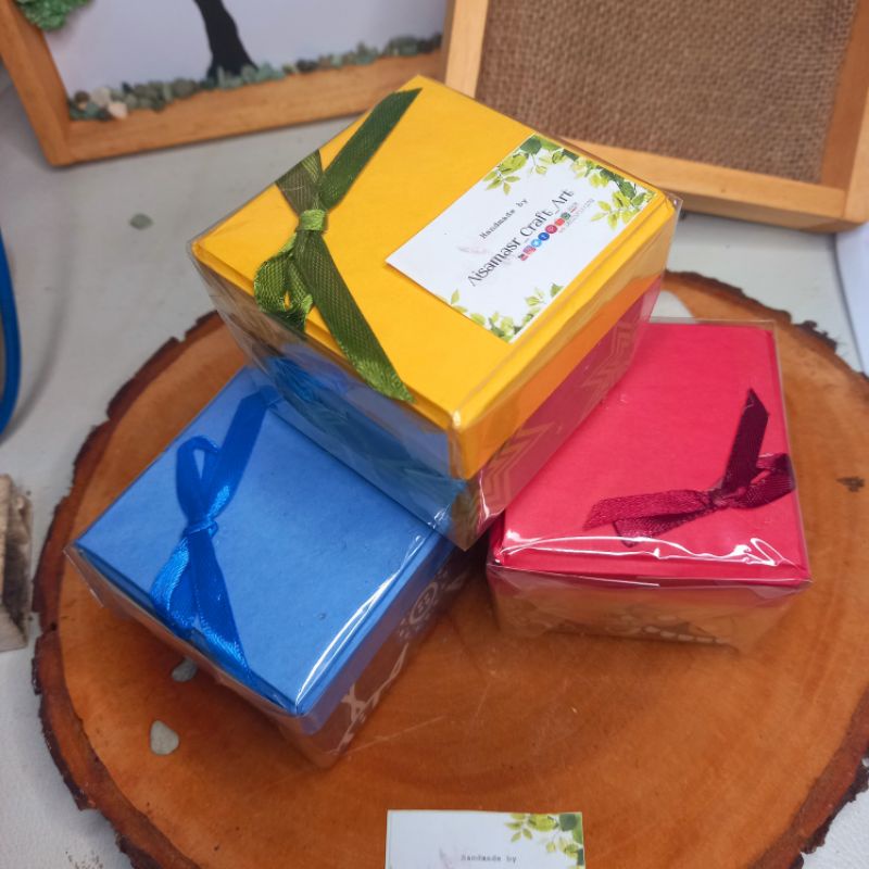 

Hard box gift box untuk hadiah ukuran 6x6x5