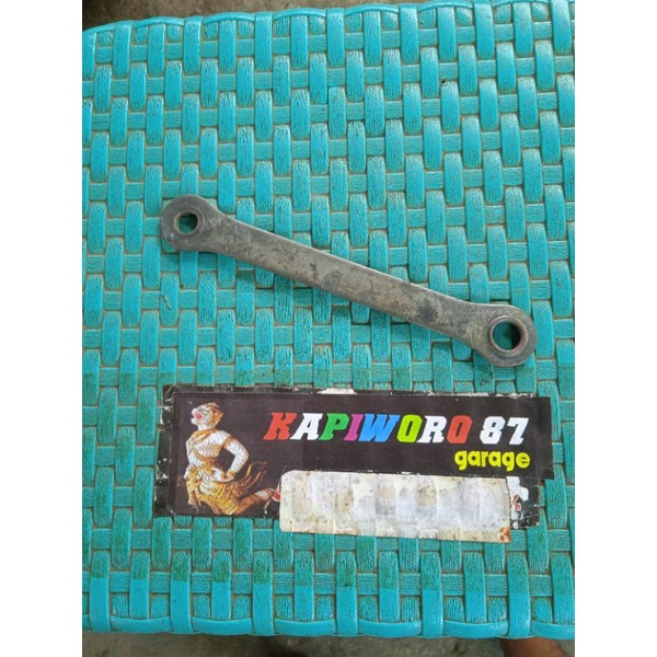 penahan paha rem belakang c-70