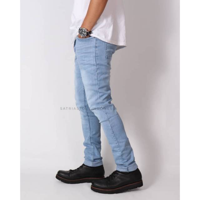 Celana panjang pria skinny sky blue wishker