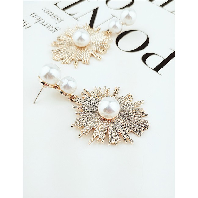 LRC Anting Tusuk Fashion Gold Sun Inlaid Pearl Stud Earrings F49300