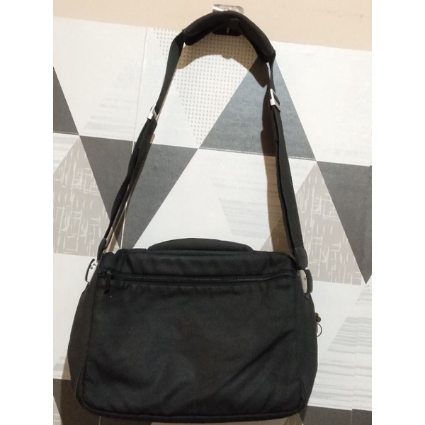 Tas Laptop Mandarina Duck-preloved
