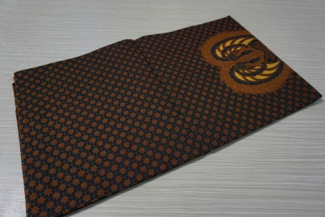 Kain batik motif truntum garuda ( kain cabut )