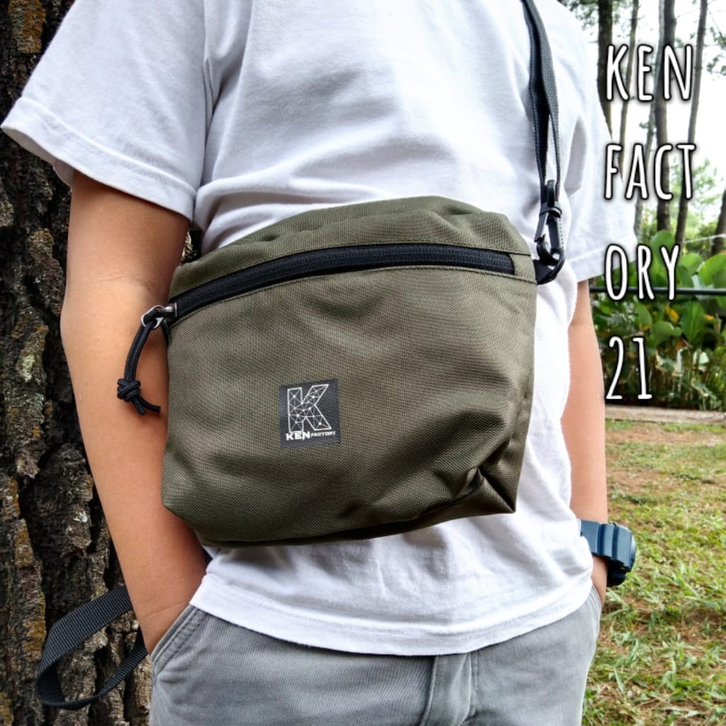 BUY 1 GET 1 Tas Selempang Sling Bag Unisex