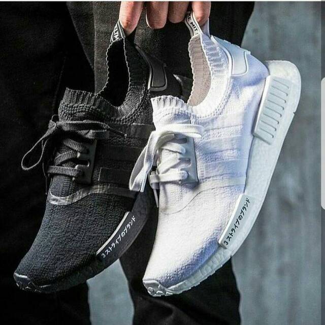 Sepatu pria Adidas Nmd R1 Primeknit Japan Triple Black And Triple White Premium Original sneakers