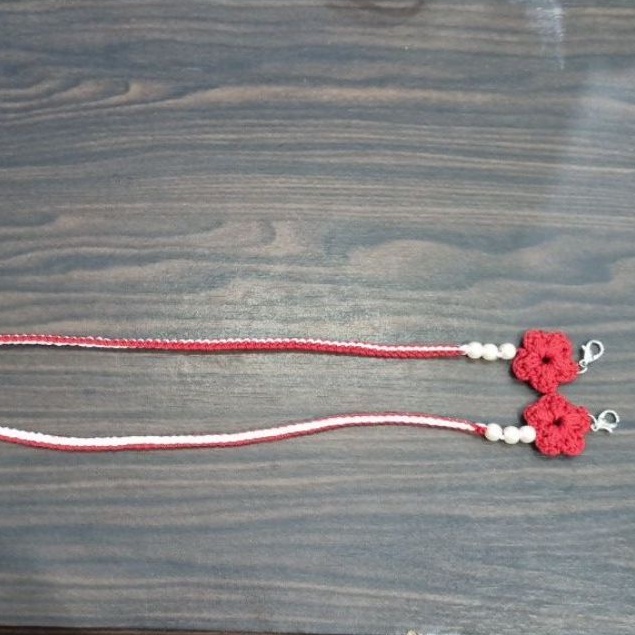 strap tali kaitan masker rajut bunga merah putih manik mutiara