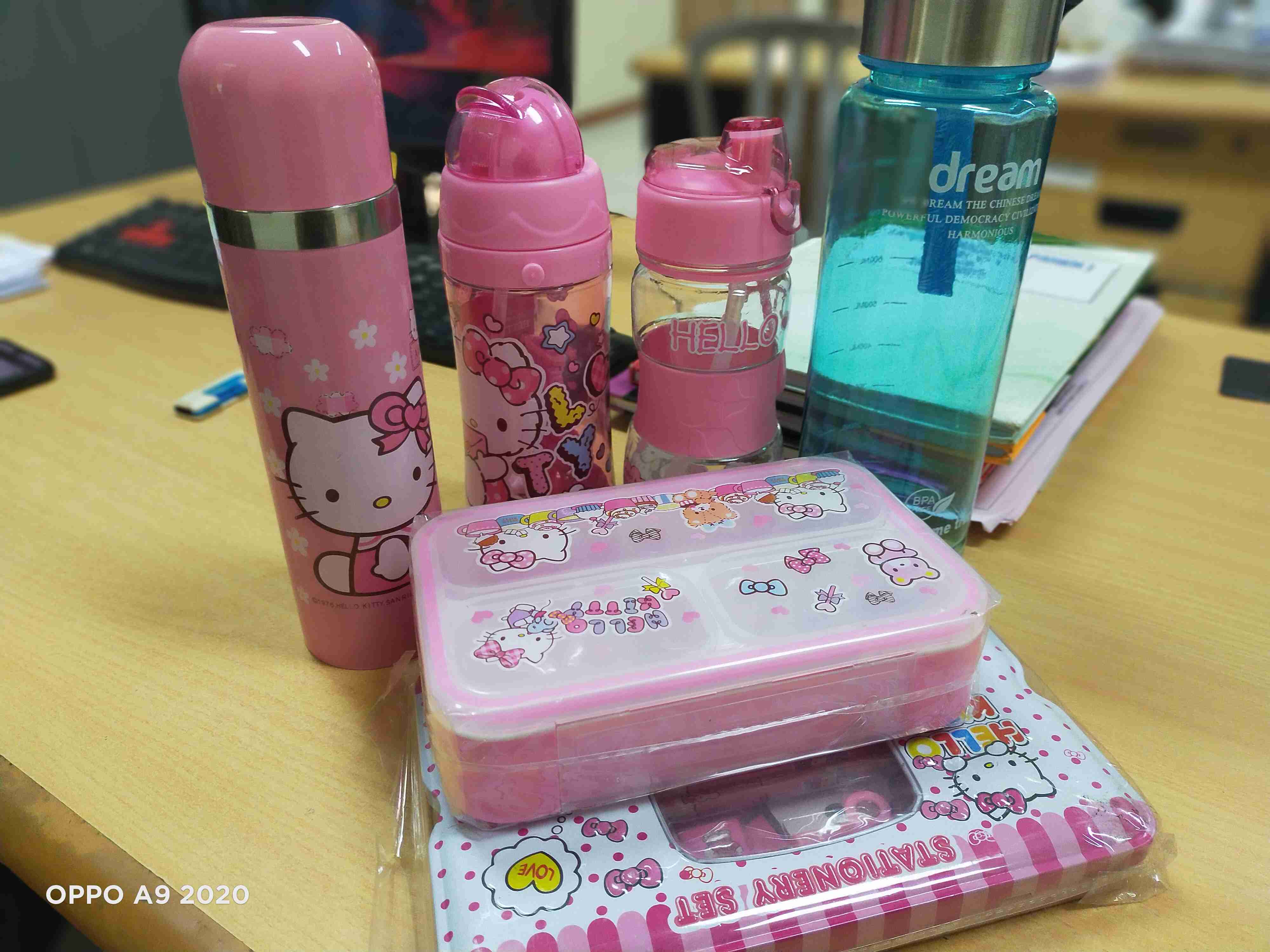 Botol Minum Karakter Hello Kitty, Cars, Little Pony, Avengers Kode 3652