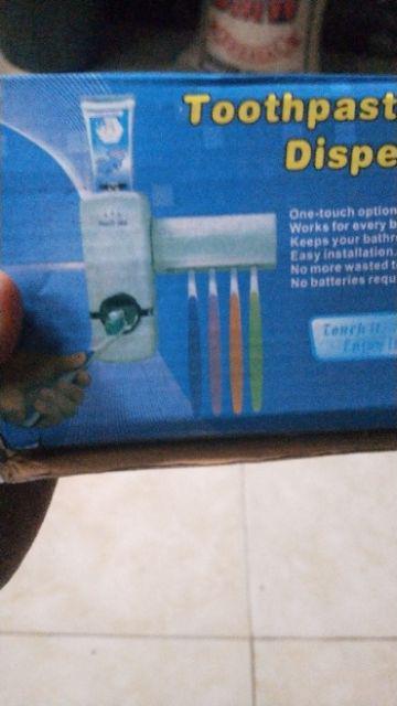 Travelmate DISPENSER ODOL Toothpaste Dispenser Brush Set 