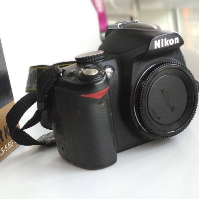 preloved NIKON DSLR CAMERA D3000
