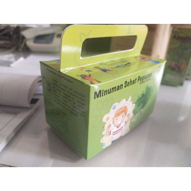 

Minuman Sari Pati Daun Piduh pegagan untuk anak-anak