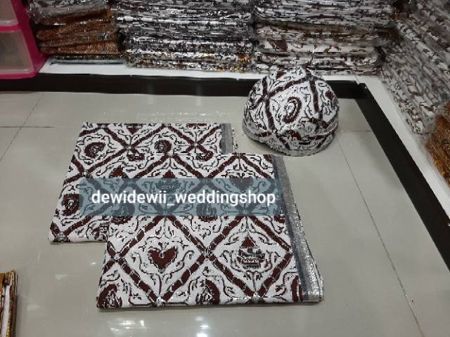 Sepasang Jarik Prodo + Blangkon, Motif Sido Luhur