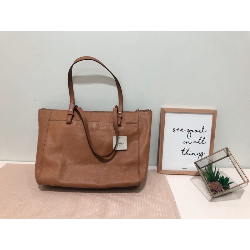 PRELOVED AUTHENTIC FOSSIL BAG