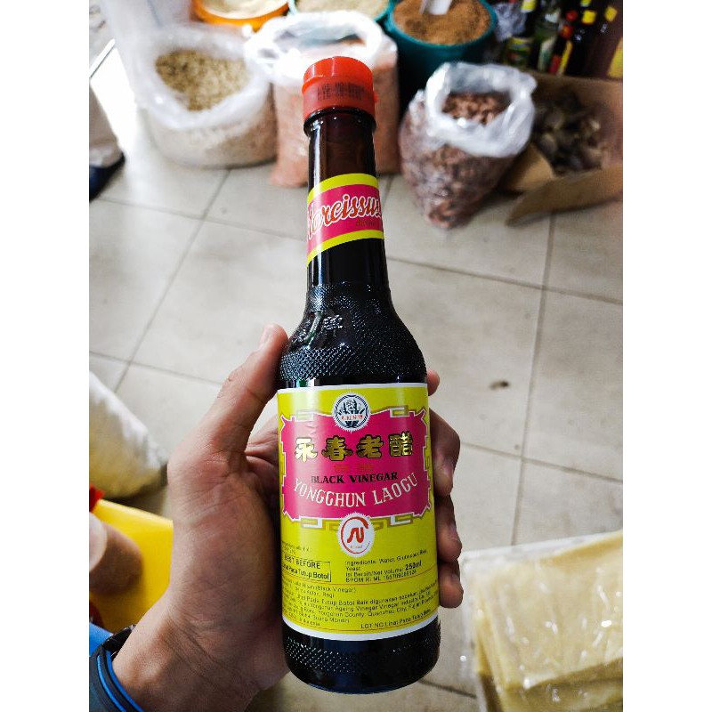 

Black Vinegar - Cuka Hitam 250ml YONGCHUN LAOCU