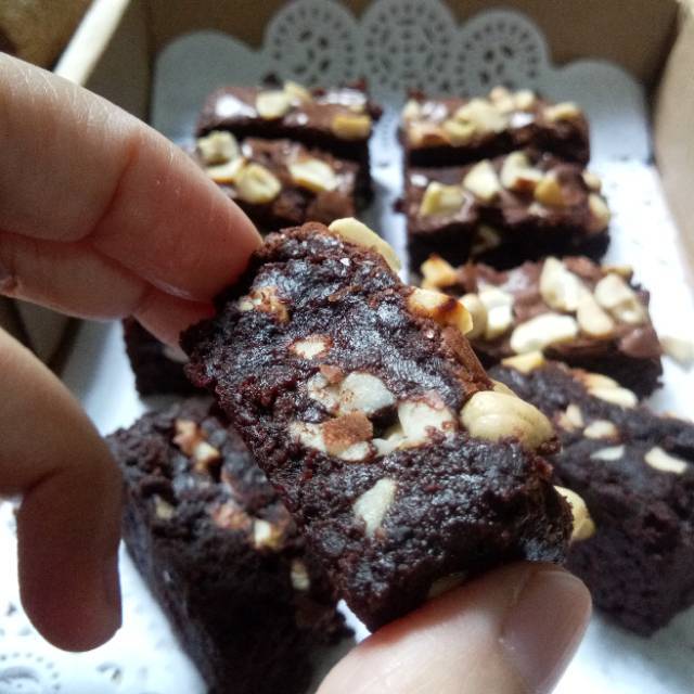 

CASHEW BROWNIES MOCAF (14 x 9 cm)