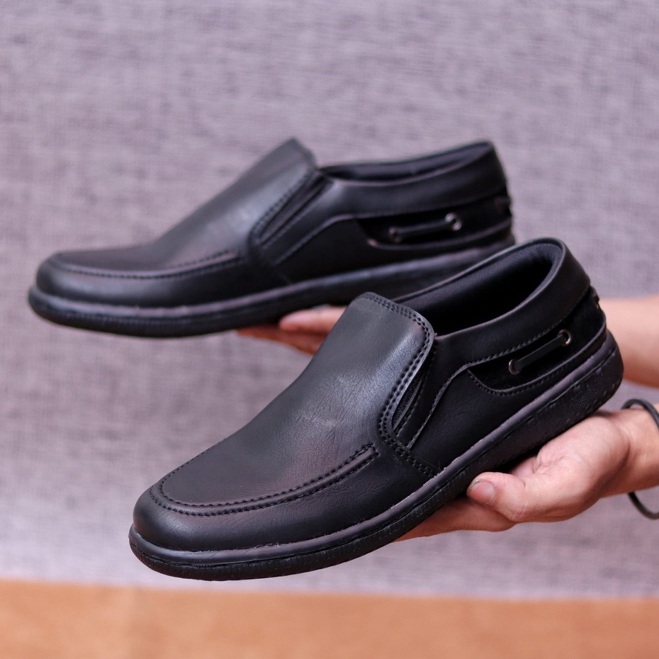 MOLK Sepatu Kasual Formal Pantofel Hitam Pria Kulit Sintetik Kerja Kantor Kuliah Original Branded