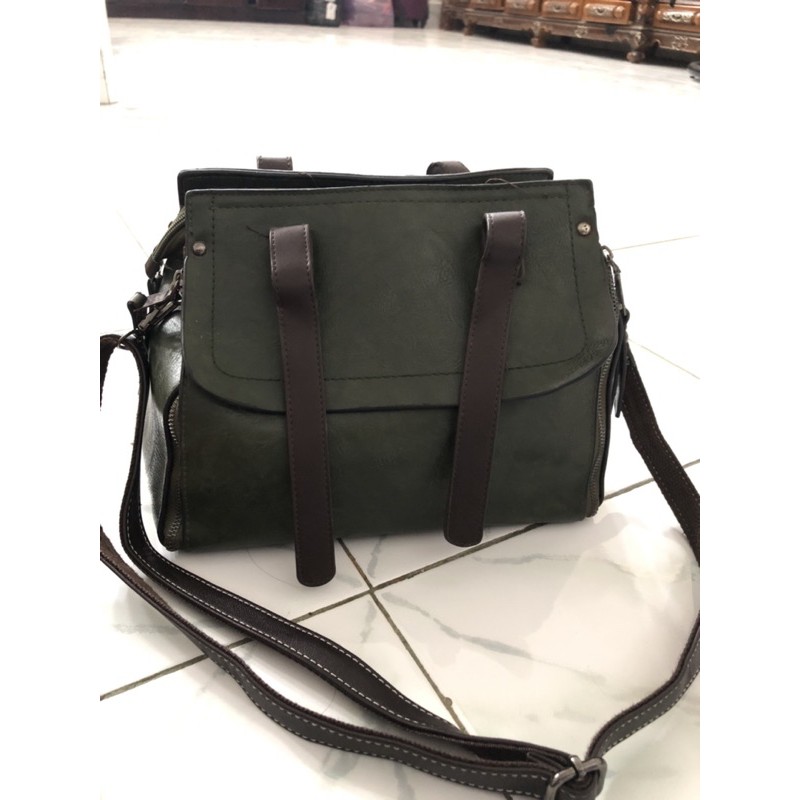 Preloved Tas Kulit Hijau Lumut