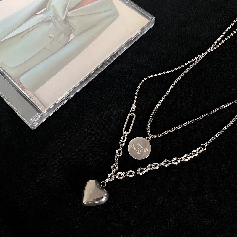 Kalung Rantai Klavikula Dengan Liontin Hati Warna Permen Gaya Korea Untuk Wanita
