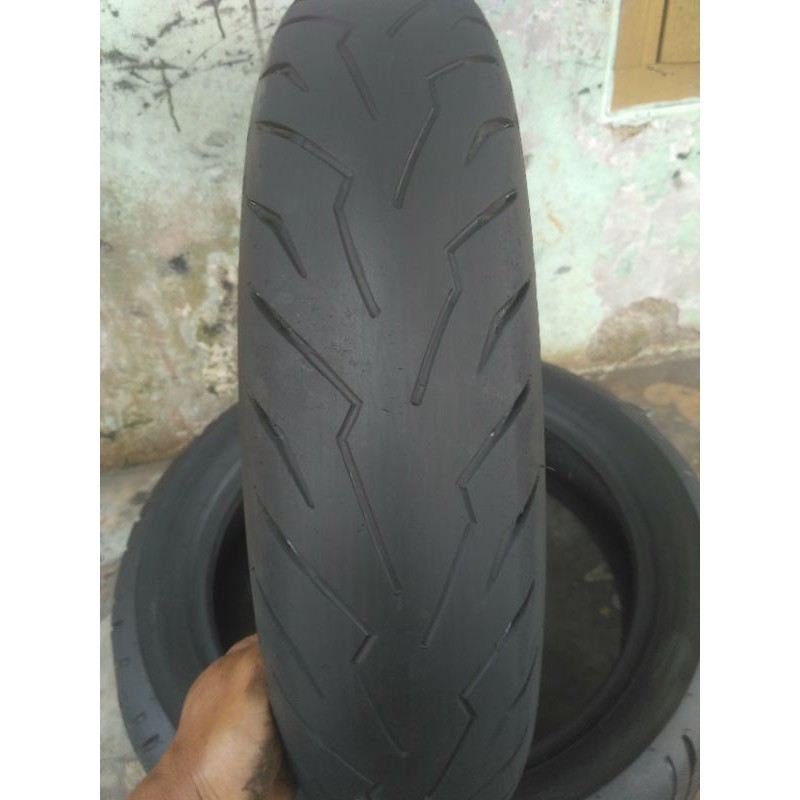 ban depan aerok pirelli ukuran 120/70-14