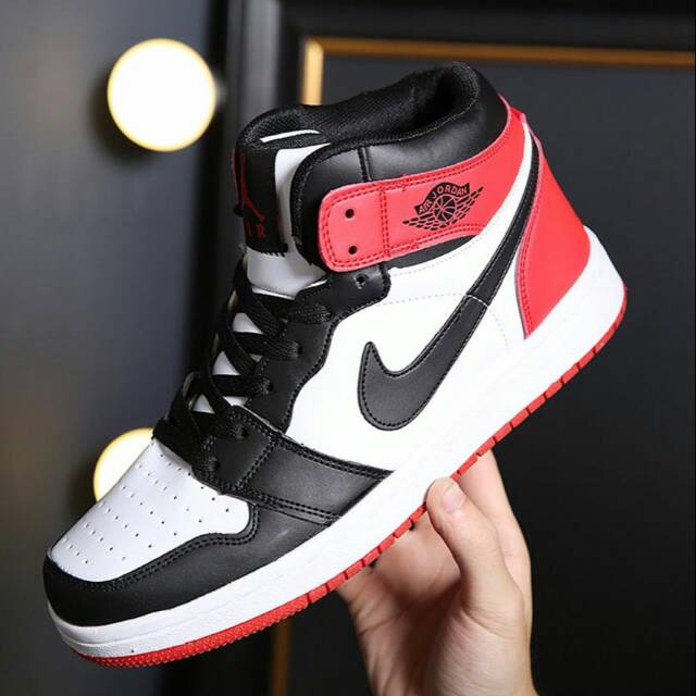 harga sepatu sneakers nike air jordan