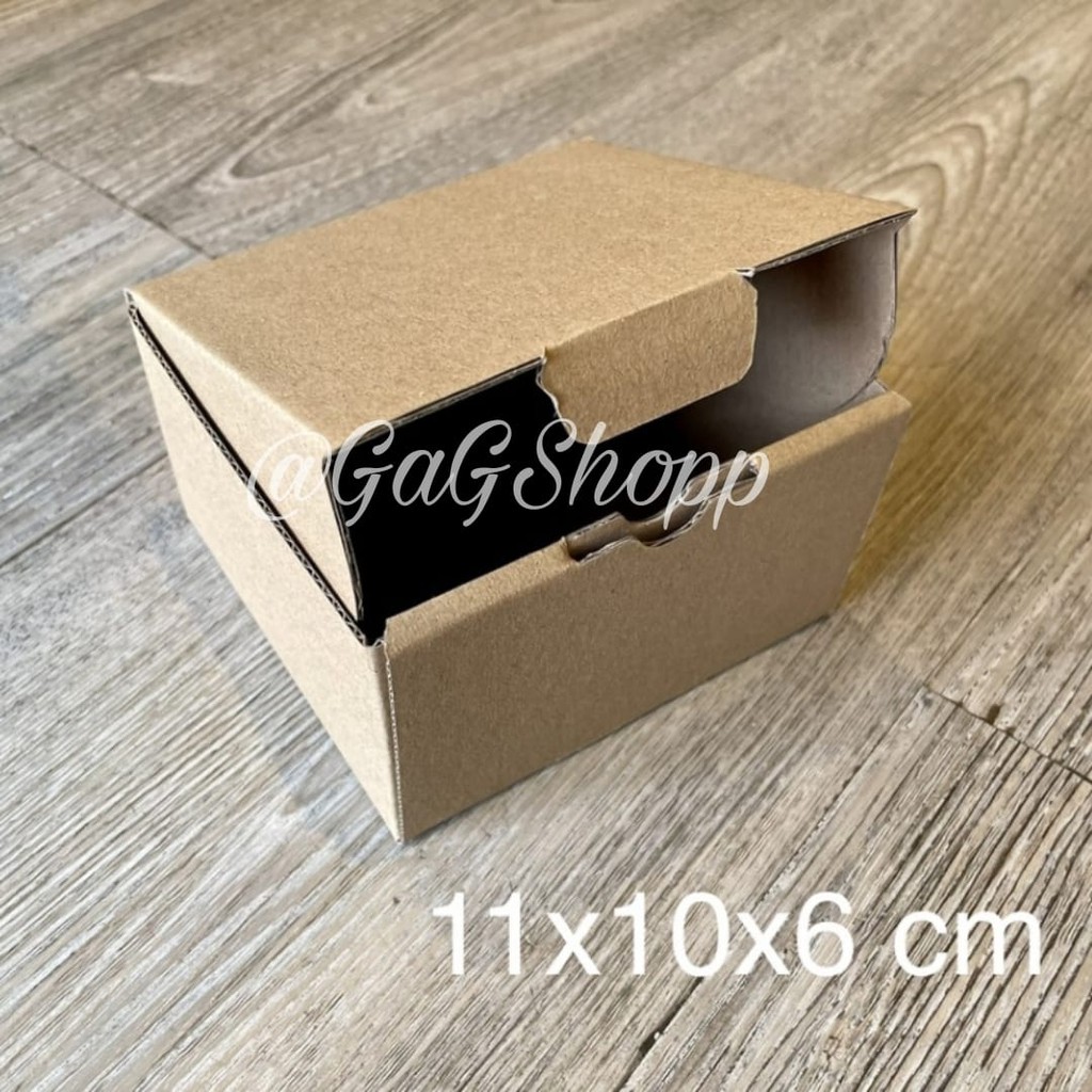 

Kotak Perhiasan, Kotak Hampers, Kotak kardus Ukuran 11cm