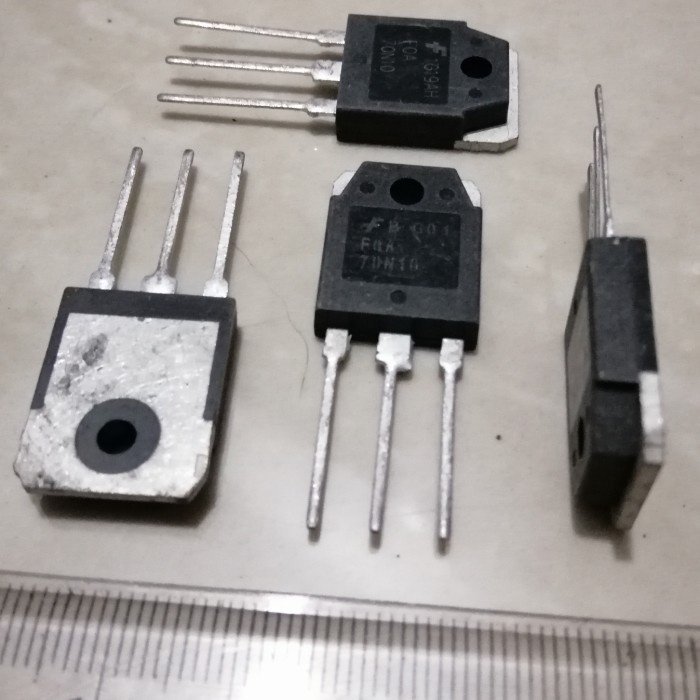 FQA70N10 70N10 FQA Mosfet 70A 100V Persamaan SSH70N10A To-3p TR FET