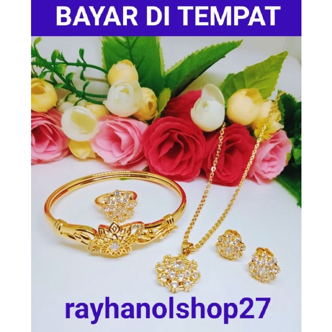 Perhiasan wanita titanium lengkap sesuai gambar,anti karat anti alergi lapis emas, motif pilihan warna dan ukuran nya