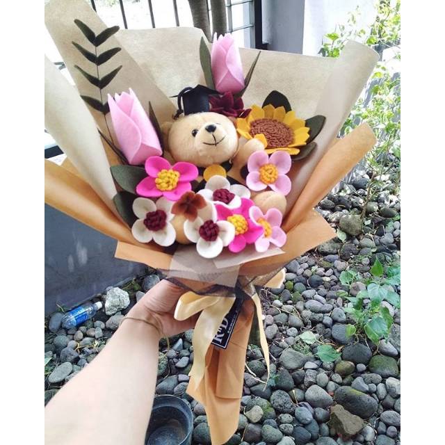 Buket bunga flanel/buket boneka/buket wisuda/kado wisuda/Buket RnD