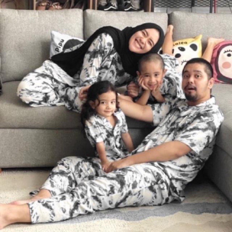 tiedye hitam stelan rayon premium bisa couple mom kids dan and family hangout