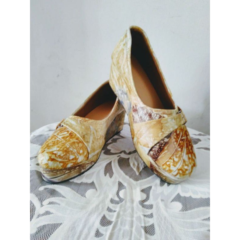 Sepatu Kulit Ecoprint