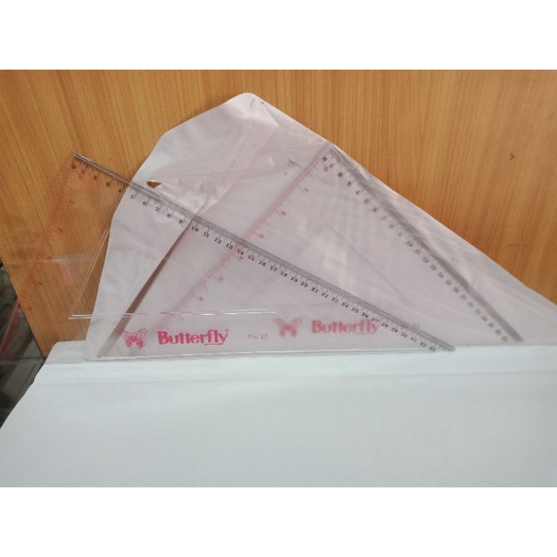 

Penggaris Segitiga Butterfly No.12/Penggaris Segitiga/Triangel Ruler